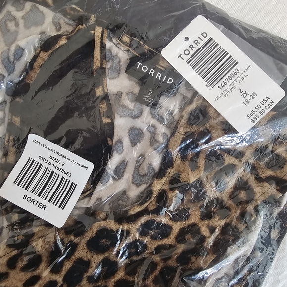 Torrid Studio Knit Surplice Animal Print Romper Size 18 Size 20 - Picture 4 of 7